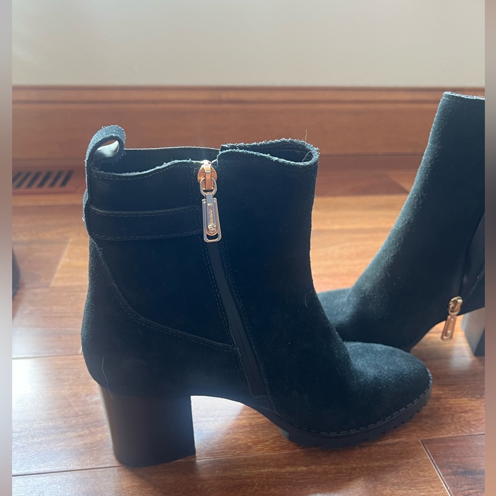 Blondo Waterproof Bootie - Picture 2 of 4